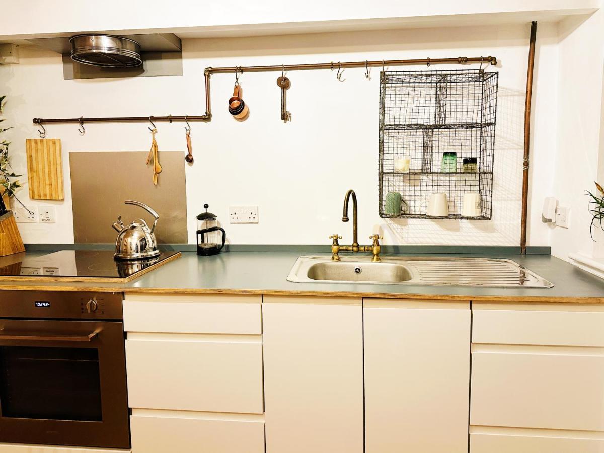 Modern Flat With King Bed, Garden & Outdoor Dining Leilighet London Eksteriør bilde